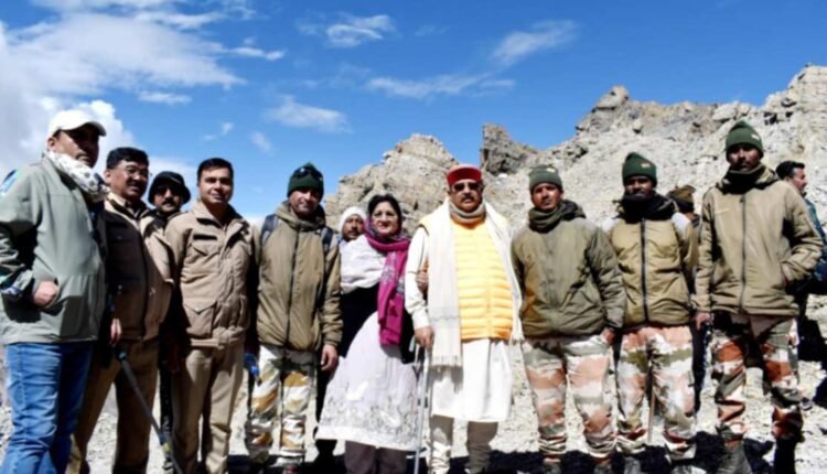 मंत्री सतपाल महाराज ने किए कैलाश के दर्शन