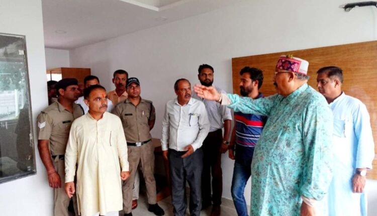 पर्यटन मंत्री सतपाल महाराज....