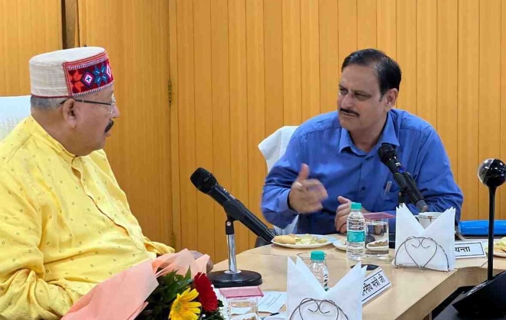 भारत नेपाल सीमा पर सिंचाई, लोक निर्माण विभाग द्वारा कराये जा रहे विकास कार्यों.